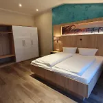 R&r Hotel