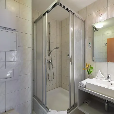 R&r Hotel 3*